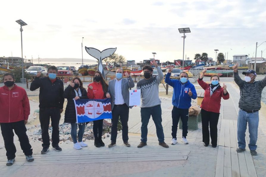 Autoridades de Gobierno hicieron entrega de  certificado que reconoce a la primera Comunidad del Pueblo Chango en Caleta Chañaral de Aceituno