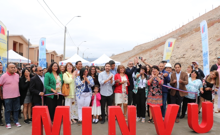 Familias inician nueva vida en 111 viviendas construidas por Minvu y GORE Atacama