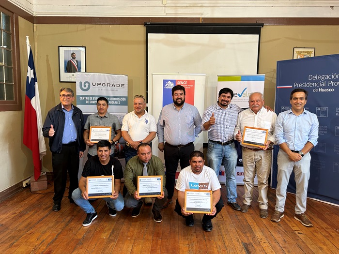 Doce trabajadores recibieron certificación clase D que les permitirá desempeñarse como instaladores eléctricos autorizados