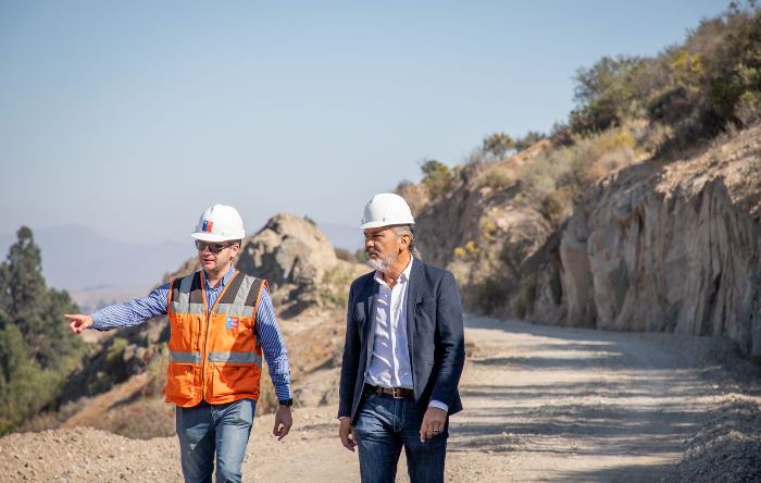 Con recursos del Gobierno a través del MOP mejoraran caminos para el desarrollo social y turístico del sector El Jilguero en Vallenar.