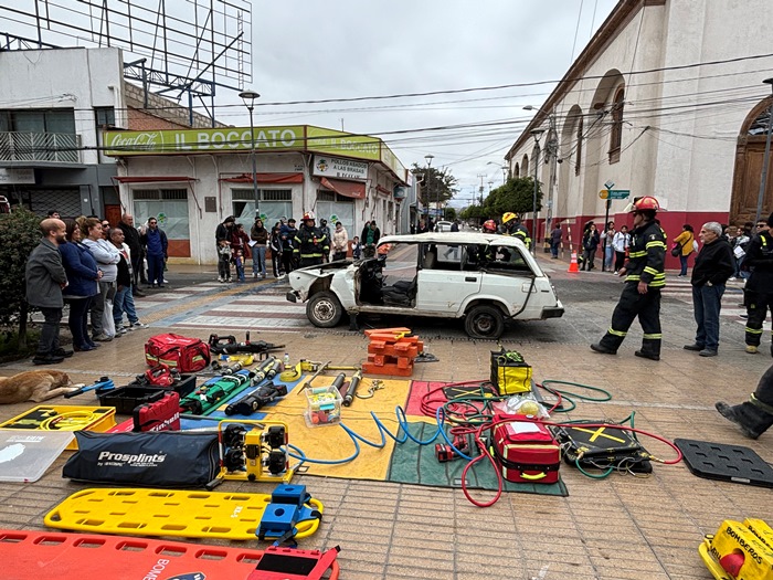 Delegada Presidencial del Huasco, felicito y reconoció el servicio de bomberos en la provincia