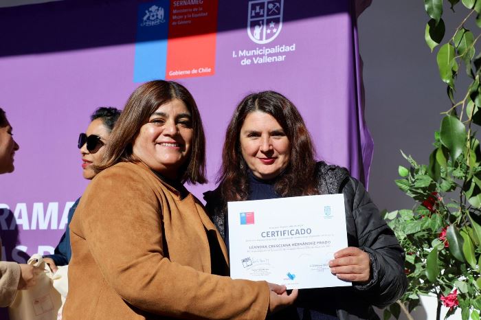 Certifican a mujeres de talleres de formación para el trabajo