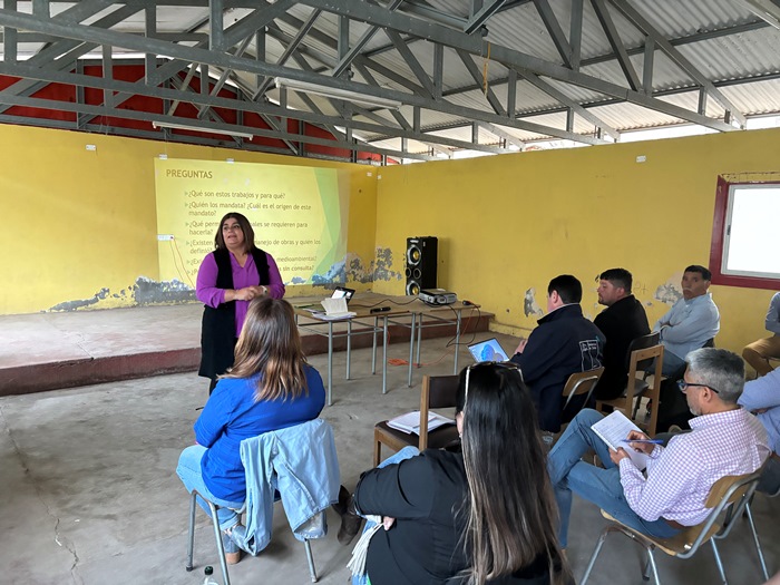 Comunidad de La Vega concuerda acciones conjuntas con autoridades para ejecución de obras de limpieza del río en Alto del Carmen