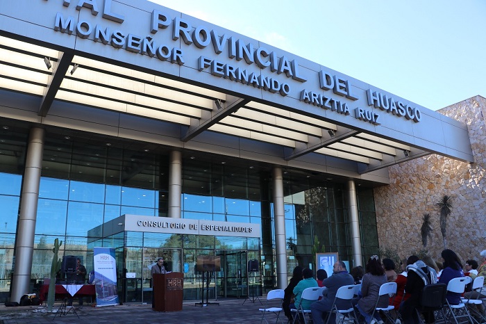 Homenaje al natalicio de Monseñor Fernando Ariztía en hospital provincial del Huasco