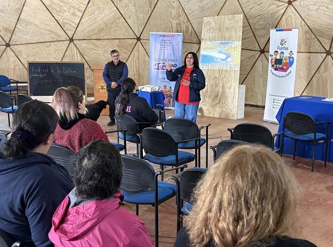 Jornada informativa con representantes de comunidad Changos en Caleta Chañaral de Aceituno