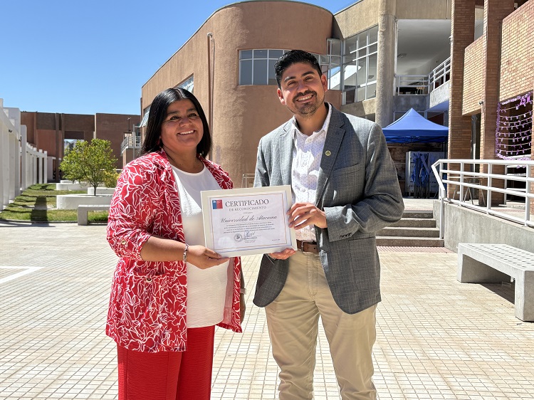 Entregan reconocimiento a la sede Vallenar de la UDA