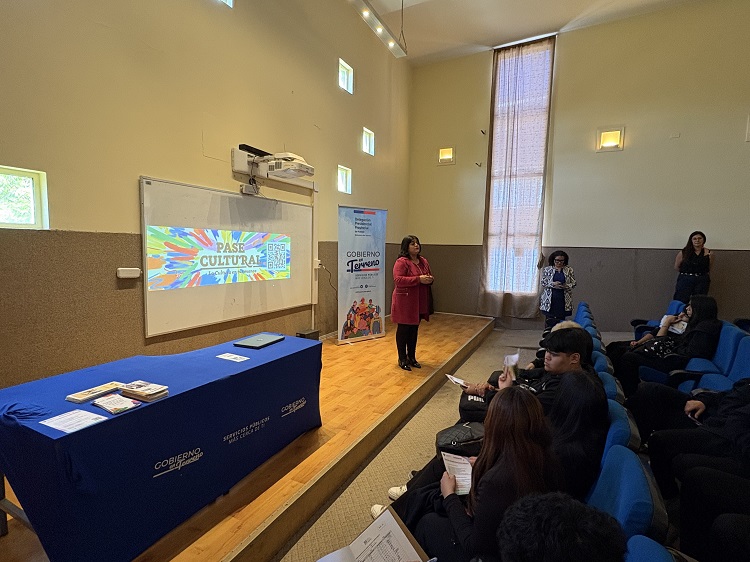 Delegada Presidencial del Huasco junto a equipo de Gobierno en Terreno encabeza plan de difusión con estudiantes de la provincia.