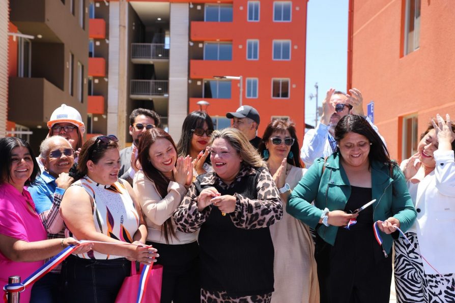 Entrega departamentos sector Chacra Martínez III, comuna de Vallenar.