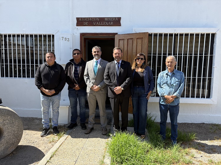 Encuentro con representantes de trabajadores de Enami