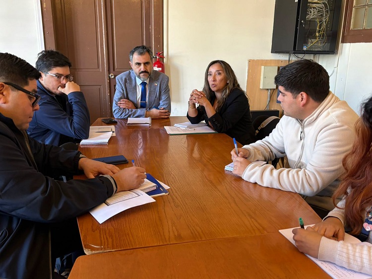 Gobierno fortalece coordinación para impulsar infraestructura deportiva en la provincia del Huasco